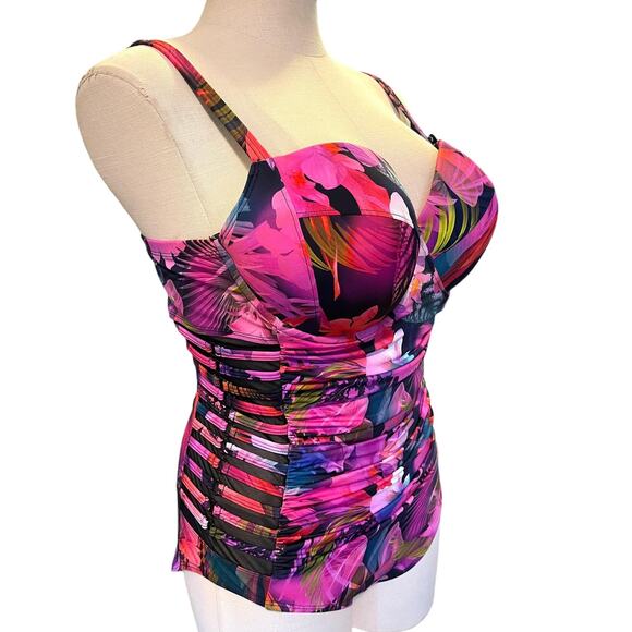 Torrid Size 2 Bra Cup D/DD One Piece Slim Fix Underwire Padded Tropical Swimsuit - Picture 2 of 4